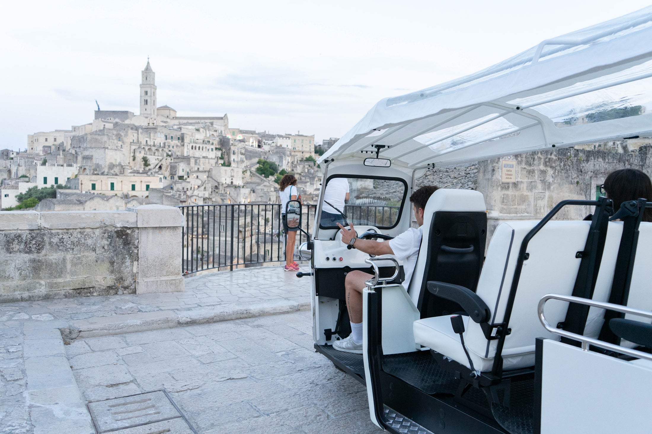 Ape Calessino al tramonto sui Sassi di Matera
